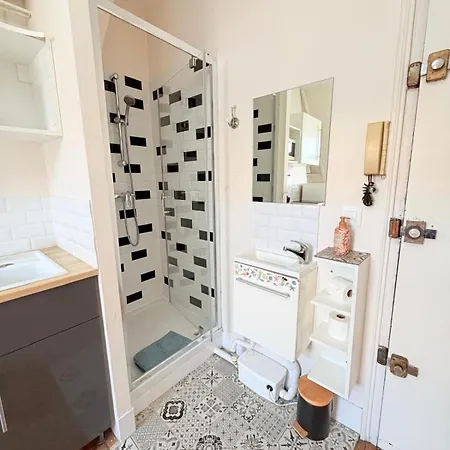 Homestay Place Economique 3 Min Arc De Triomphe *